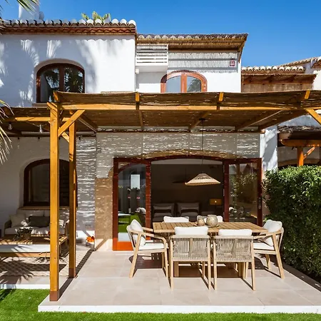 K-palm By Nuka Homes Hébergement de vacances
